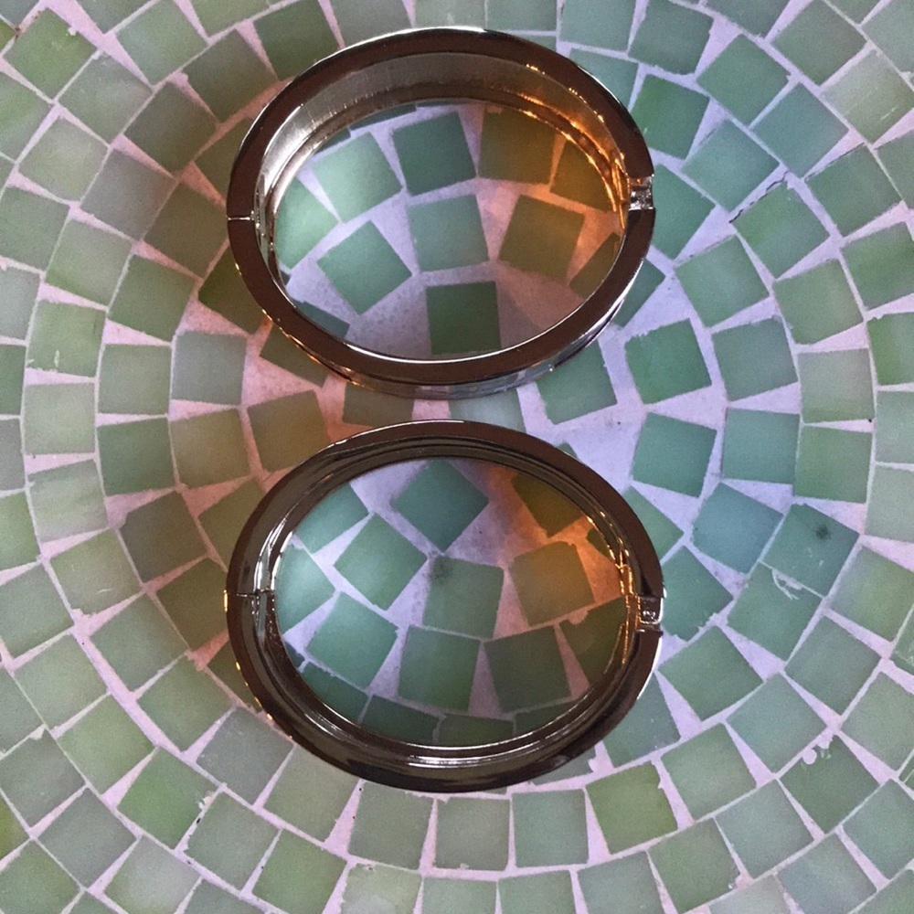 2 Hinged Bangles Bundle - Picture 4 of 5